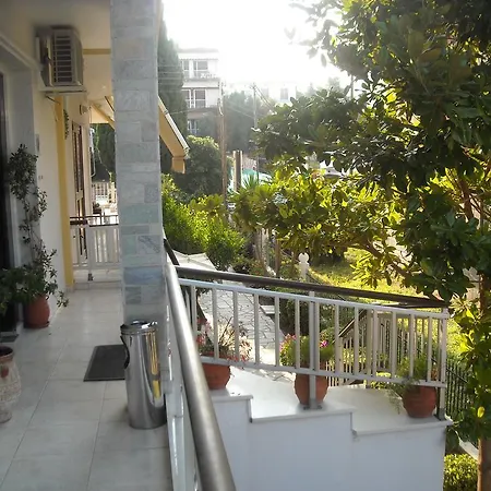 Ξενοδοχείο Iris 2*
