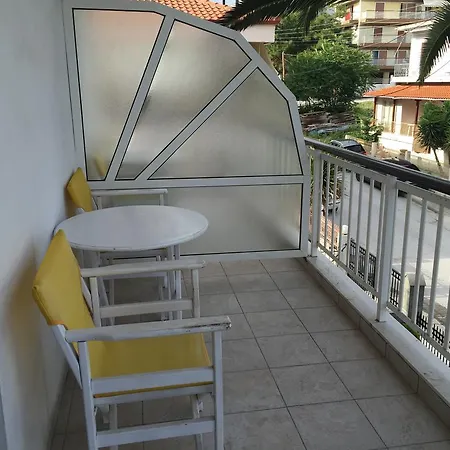 Iris Hotel 2*