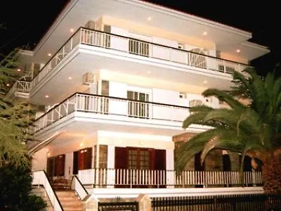 Iris Hotell 2*