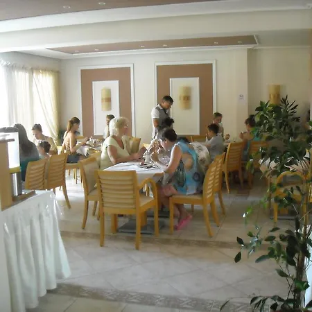 Iris Hotel 2*
